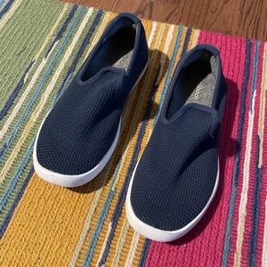 Allbird, size 9, Women's Tree Loungers in navy.